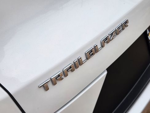 Certified 2025 Chevrolet TrailBlazer LT FWD image 13
