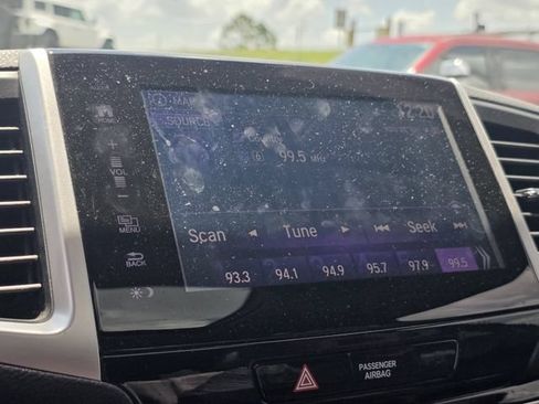 Used 2017 Honda Pilot Touring image 19