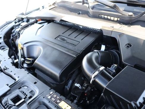 Used 2023 Land Rover Range Rover Evoque SE image 9