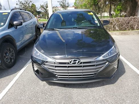 Used 2020 Hyundai Elantra SE w/ Convenience Package (C2) image 2