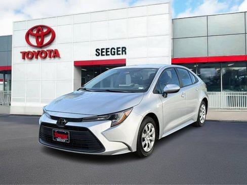 Used 2024 Toyota Corolla LE FWD image 11