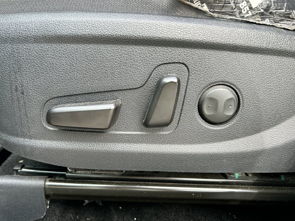 Used 2020 Hyundai Santa Fe SEL FWD image 12
