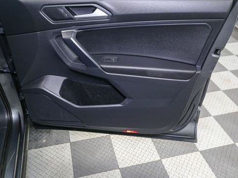 Used 2021 Volkswagen Tiguan SE w/ Panoramic Sunroof Package AWD/4WD image 22
