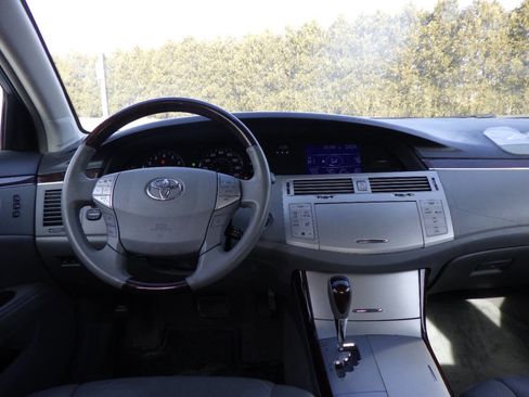 Used 2008 Toyota Avalon XL image 17