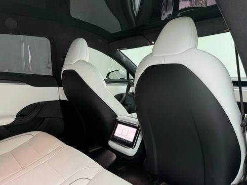 Used 2022 Tesla Model S Plaid image 14