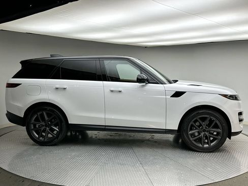 New 2026 Land Rover Range Rover Sport SE AWD/4WD image 4