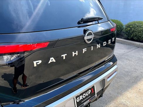 Certified 2025 Nissan Pathfinder Platinum FWD image 31
