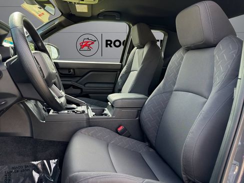 Certified 2025 Toyota Tacoma SR AWD/4WD image 10