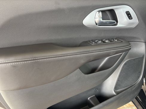 New 2026 Chrysler Pacifica Limited w/ S Appearance Package FWD image 10