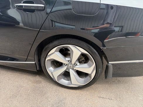 Used 2019 Honda Accord Touring image 13