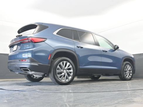 Used 2025 Buick Enclave Preferred FWD image 29