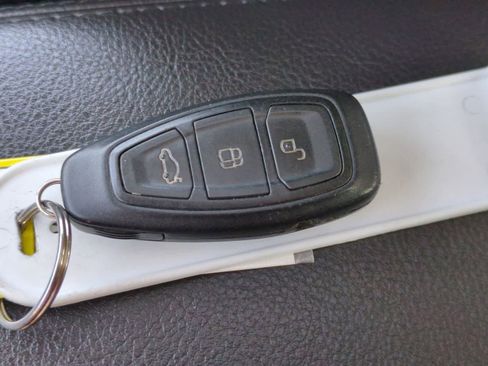 Used 2012 Ford Focus Titanium w/ Cargo Management Pkg image 36