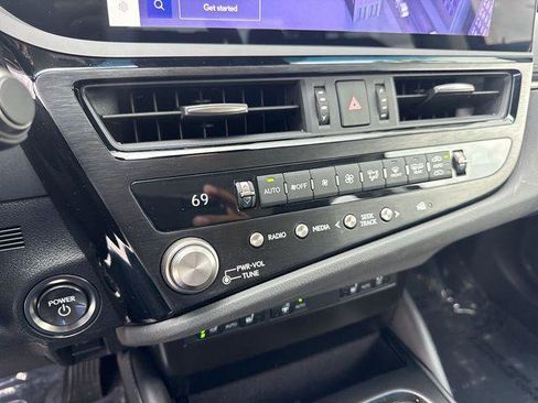 Certified 2024 Lexus ES 300h w/ Premium Package FWD image 19