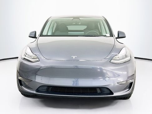 Used 2023 Tesla Model Y Long Range AWD/4WD image 2