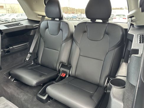 Used 2022 Volvo XC90 T6 Momentum w/ Advanced Package image 31