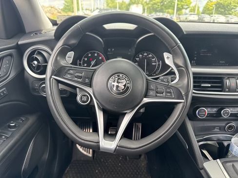 Used 2018 Alfa Romeo Stelvio Sport w/ Quick Order Package 22J Sport AWD/4WD image 17