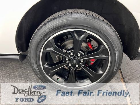 Used 2023 Ford Expedition Limited image 21