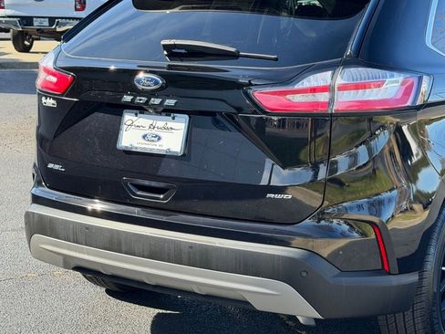 Certified 2022 Ford Edge SEL w/ Convenience Package image 9
