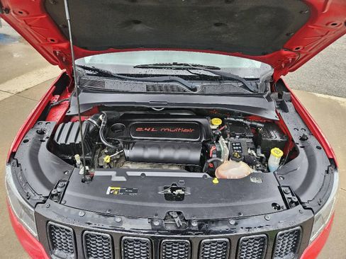 Used 2018 Jeep Compass Latitude AWD/4WD image 8