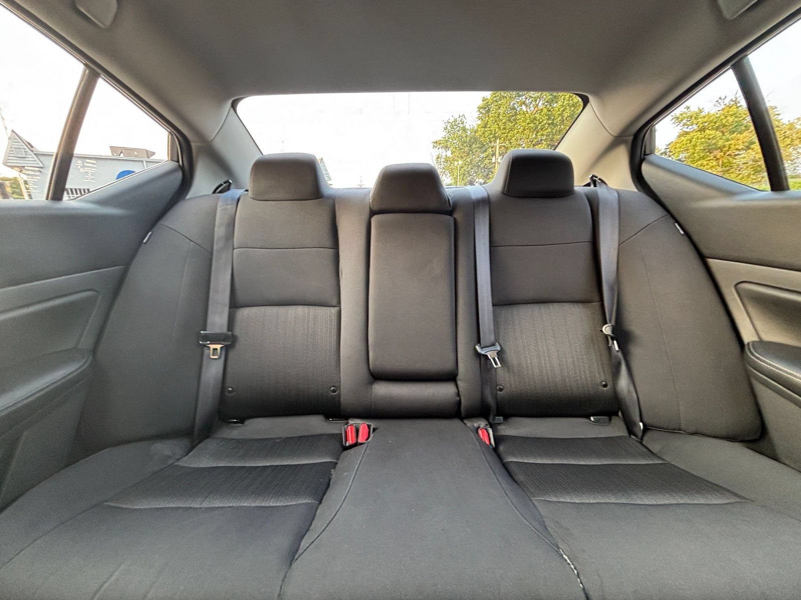 Used 2025 Nissan Altima 2.5 SV FWD image 36