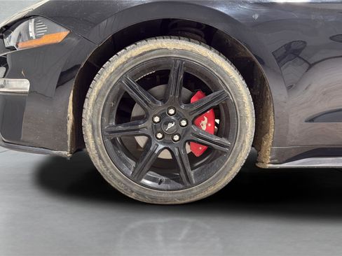 Used 2018 Ford Mustang Coupe w/ Equipment Group 101A RWD image 27