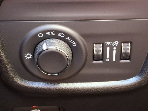 Used 2025 Jeep Grand Cherokee Laredo w/ Luxury Tech Group I AWD/4WD image 26