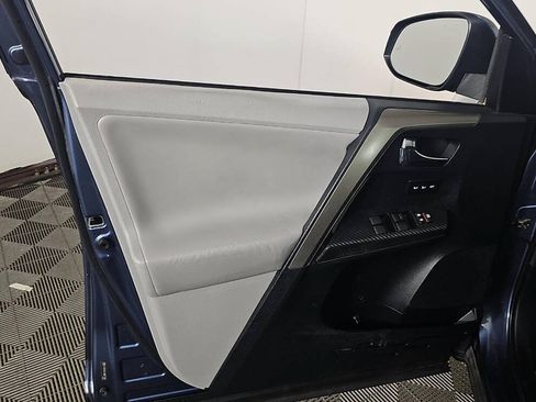Used 2013 Toyota RAV4 Limited AWD/4WD image 14