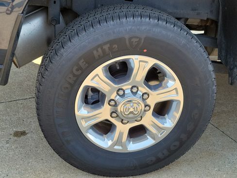 Used 2025 RAM 2500 Big Horn AWD/4WD image 5