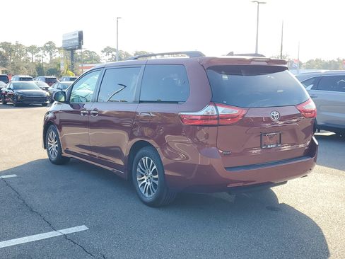 Used 2019 Toyota Sienna L image 4