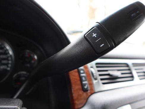 Used 2007 GMC Sierra 2500 SLT w/ Z71 Off-Road Package image 32