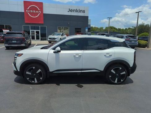Certified 2025 Nissan Kicks SR AWD/4WD image 11