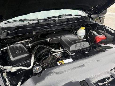 Used 2024 RAM 1500 Classic SLT AWD/4WD image 33