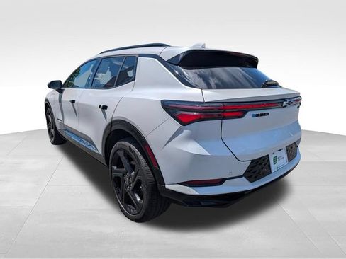 Used 2025 Chevrolet Equinox EV RS w/ LPO, All-Weather Mat Package FWD image 5