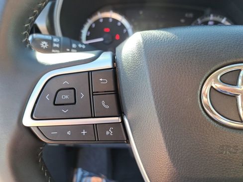 Certified 2023 Toyota Highlander LE image 19