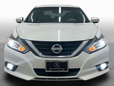 Used 2016 Nissan Altima 2.5 SL w/ 2.5 Technology Package FWD image 4