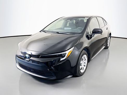 Used 2024 Toyota Corolla LE image 4