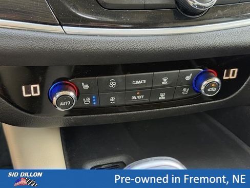 Certified 2021 Buick Enclave Premium w/ Sun and Sites Package AWD/4WD image 13