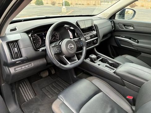 Certified 2024 Nissan Pathfinder SL w/ SL Premium Package image 11