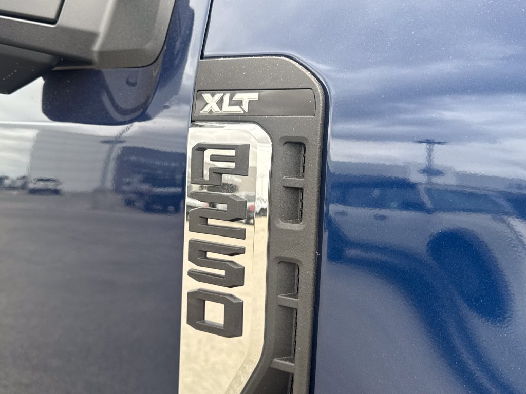 New 2027 Ford F250 XLT w/ XLT Premium Package AWD/4WD image 10
