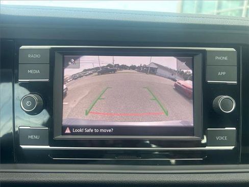 Certified 2023 Volkswagen Jetta SE FWD image 14
