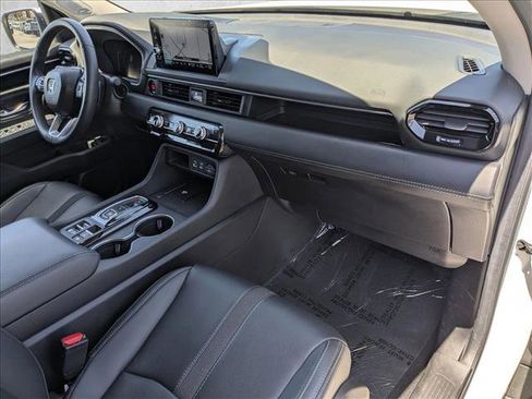 Used 2025 Honda Pilot Touring image 25