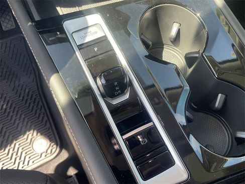 New 2025 Volkswagen Atlas SE image 21