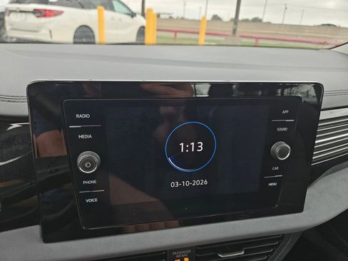 Used 2025 Volkswagen Jetta SE image 21