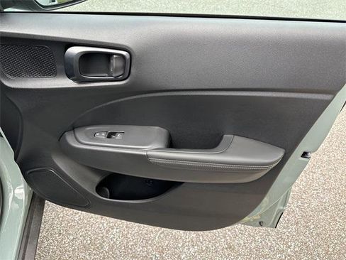 New 2025 Hyundai Venue Limited image 11