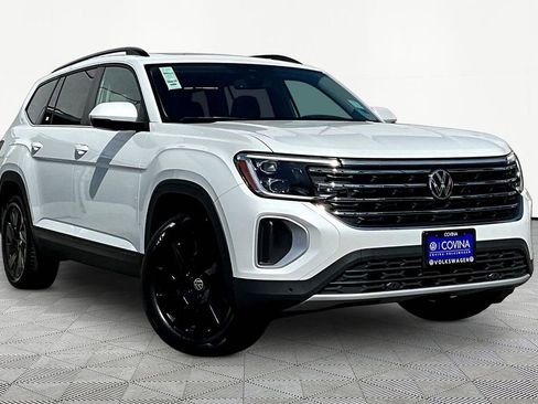 New 2026 Volkswagen Atlas SE FWD image 1