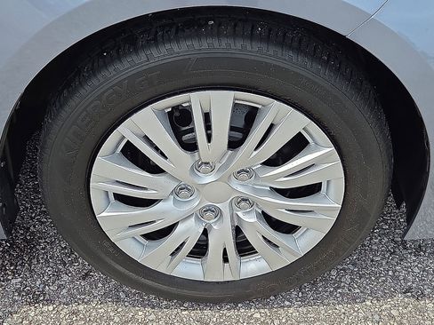 Used 2024 Toyota Corolla LE FWD image 7