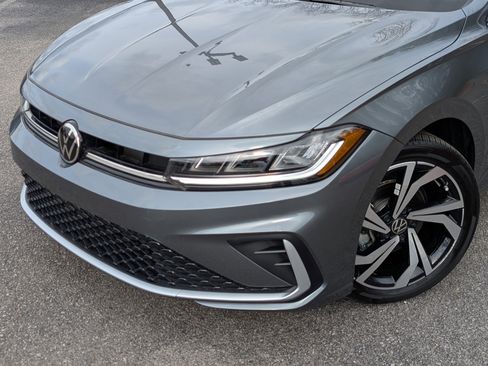 Used 2025 Volkswagen Jetta SEL image 13