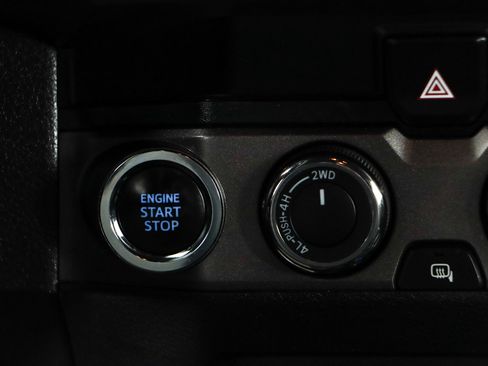 Used 2023 Toyota Tacoma TRD Off-Road w/ Technology Package AWD/4WD image 22