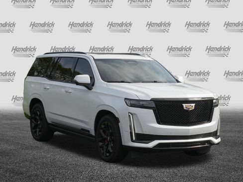 Used 2022 Cadillac Escalade Sport Platinum w/ Heavy-Duty Trailer Package AWD/4WD image 2
