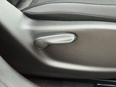 Used 2023 Jeep Renegade Latitude AWD/4WD image 29